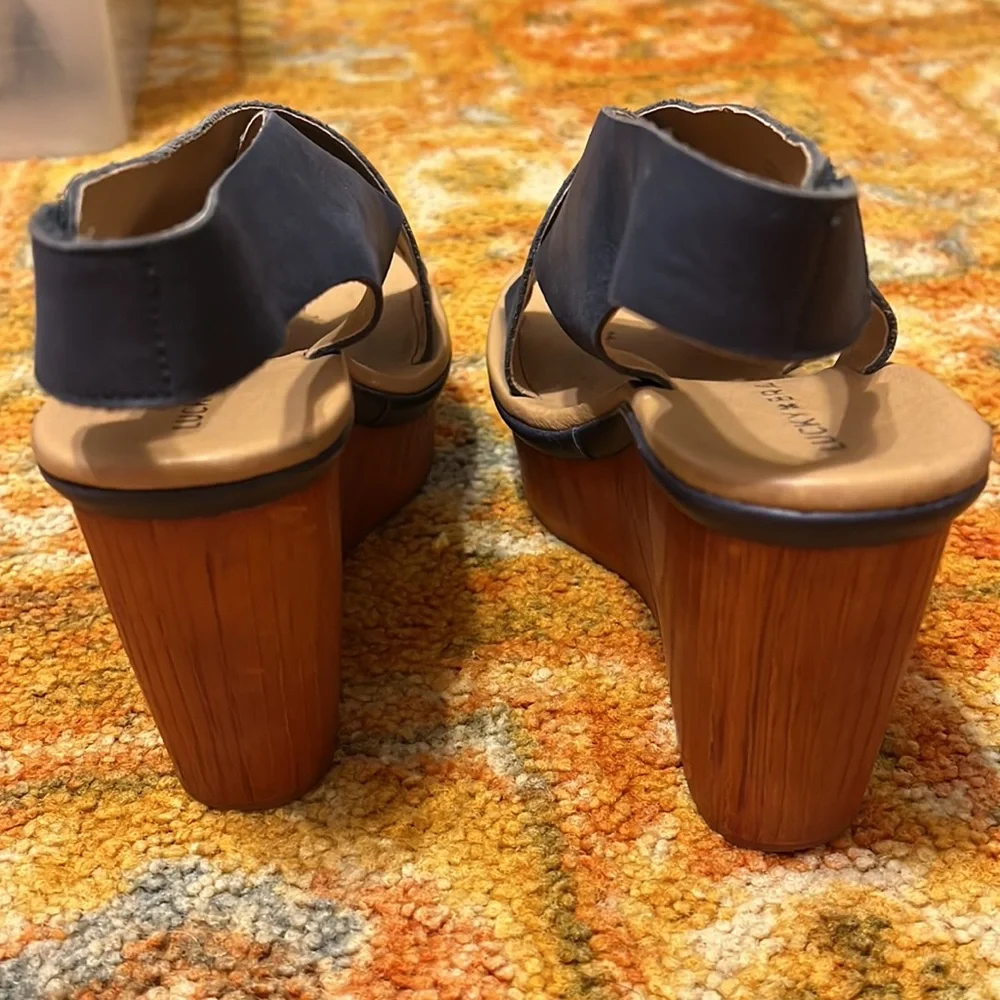 Lucky brand navy wood heel wedges size 6.5